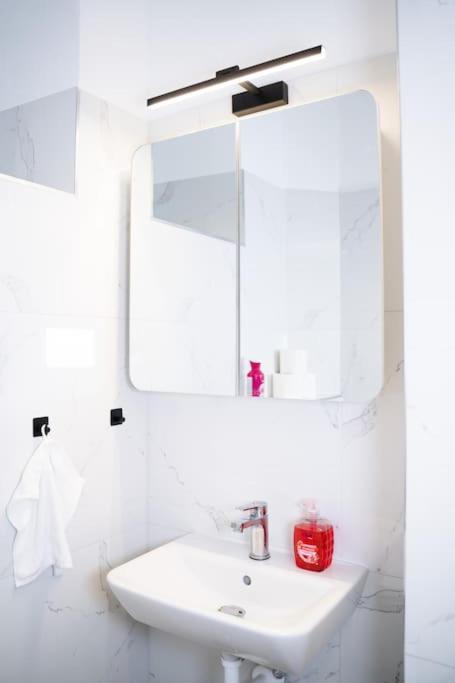 Апартаменти Zentrale & Ruhige 2 Zimmer - 42M² Відень Екстер'єр фото